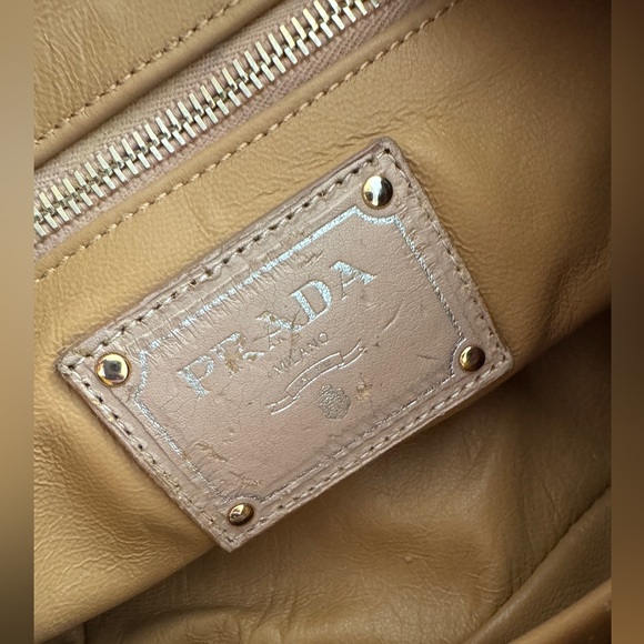 PRADA Hobo Black Leather Shoulder Bag with Gold Hardware Vintage / pre-loved - Picture 8 of 12